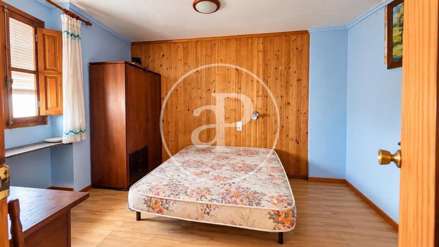 6 soveværelse Villa til salg i Pedralba med garage - € 173.000 (Ref: 10135997)