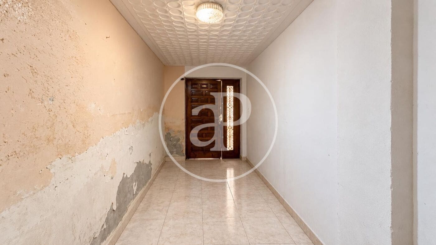 6 soveværelse Villa til salg i Pedralba med garage - € 173.000 (Ref: 10135997)