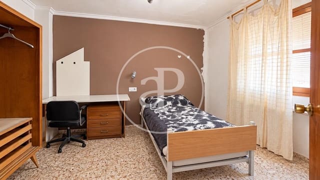 6 soveværelse Villa til salg i Pedralba med garage - € 173.000 (Ref: 10135997)