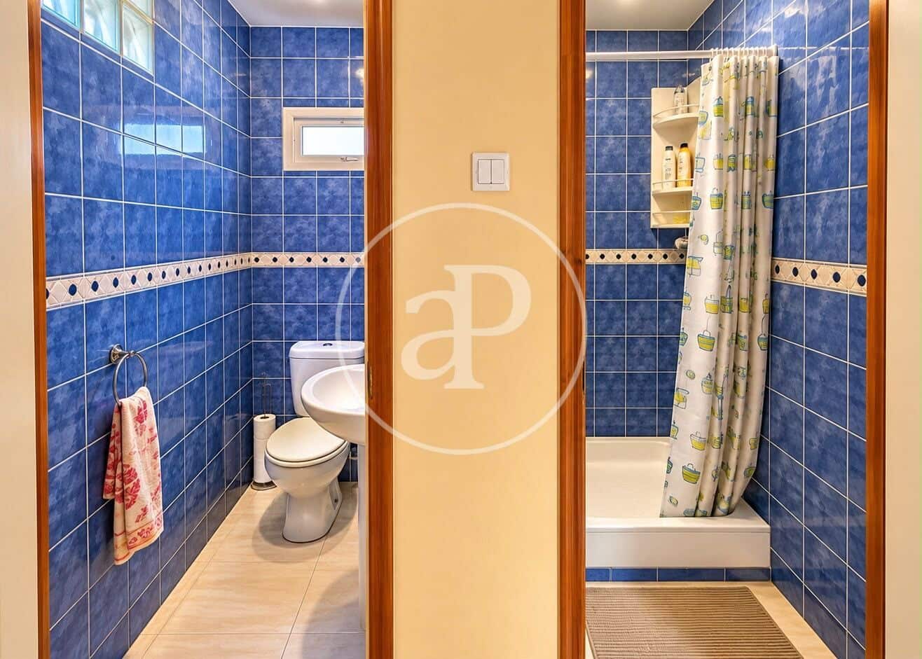 4 makuuhuone Huvila myytävänä paikassa Lliria mukana uima-altaan - 219 900 € (Ref: 10135999)