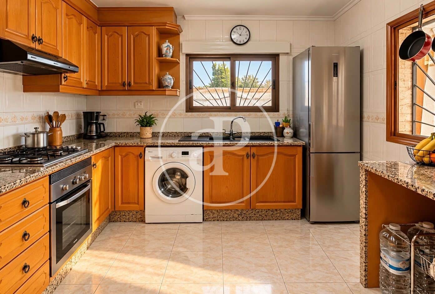 4 makuuhuone Huvila myytävänä paikassa Lliria mukana uima-altaan - 219 900 € (Ref: 10135999)