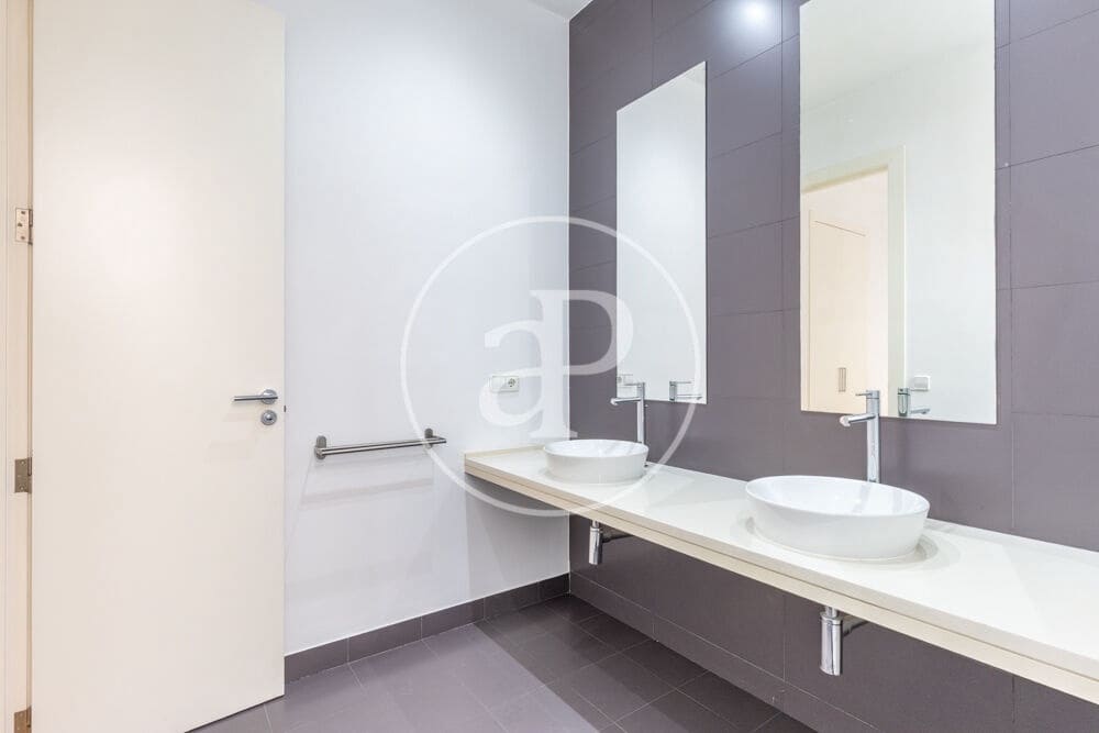 3 soveværelse Lejlighed til leje i Valencia by - € 2.400 (Ref: 10136000)