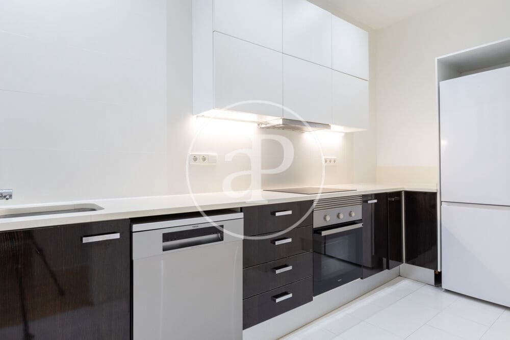 3 soveværelse Lejlighed til leje i Valencia by - € 2.400 (Ref: 10136000)