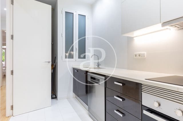 3 soveværelse Lejlighed til leje i La Gran Via, Valencia by - € 2.400 (Ref: 10136000)