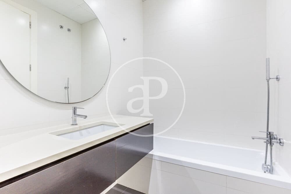 3 soveværelse Lejlighed til leje i Valencia by - € 2.400 (Ref: 10136000)