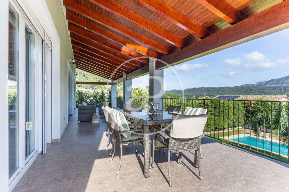 4 sypialnia Willa na sprzedaż w Carcaixent z basenem garażem - 649 000 € (Ref: 10139684)