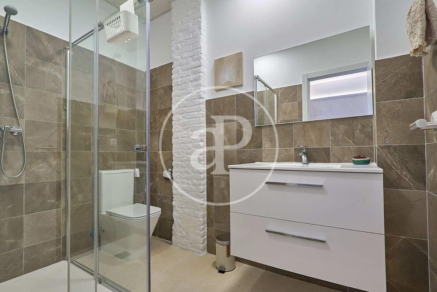 Appartement de 3 chambres à louer à Valence ville - 3 000 € (Ref: 10139685)