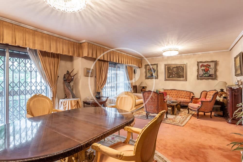 5 bedroom Apartment for sale in Valencia city with garage - € 1,700,000 (Ref: 10142461)