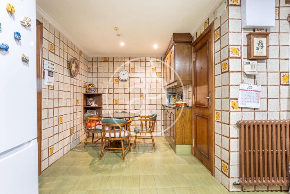 5 bedroom Apartment for sale in Valencia city with garage - € 1,700,000 (Ref: 10142461)