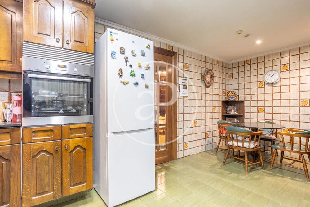 5 bedroom Apartment for sale in Valencia city with garage - € 1,700,000 (Ref: 10142461)