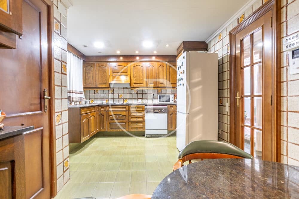 5 bedroom Apartment for sale in Valencia city with garage - € 1,700,000 (Ref: 10142461)