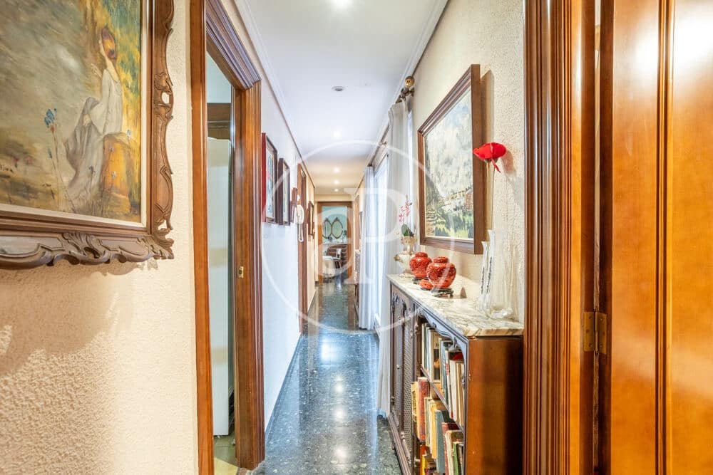 5 bedroom Apartment for sale in Valencia city with garage - € 1,700,000 (Ref: 10142461)