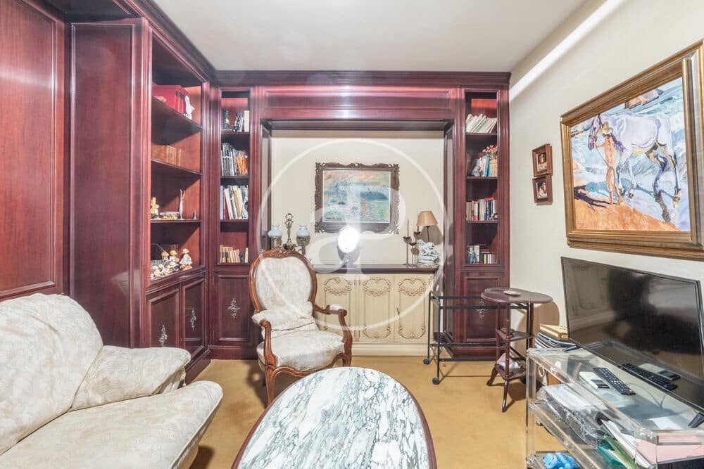 5 bedroom Apartment for sale in Valencia city with garage - € 1,700,000 (Ref: 10142461)