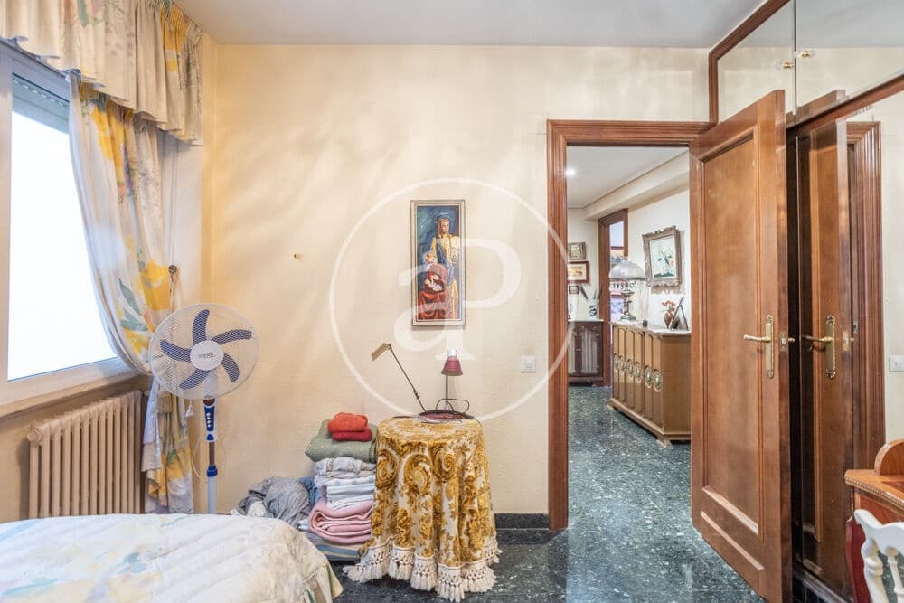 5 bedroom Apartment for sale in Valencia city with garage - € 1,700,000 (Ref: 10142461)