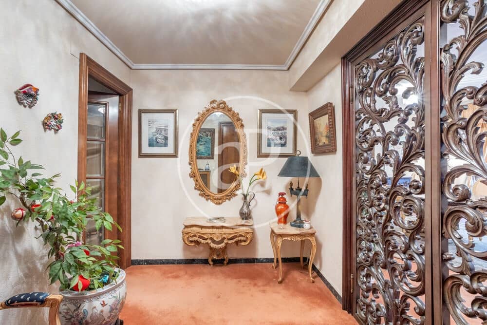 5 bedroom Apartment for sale in Valencia city with garage - € 1,700,000 (Ref: 10142461)