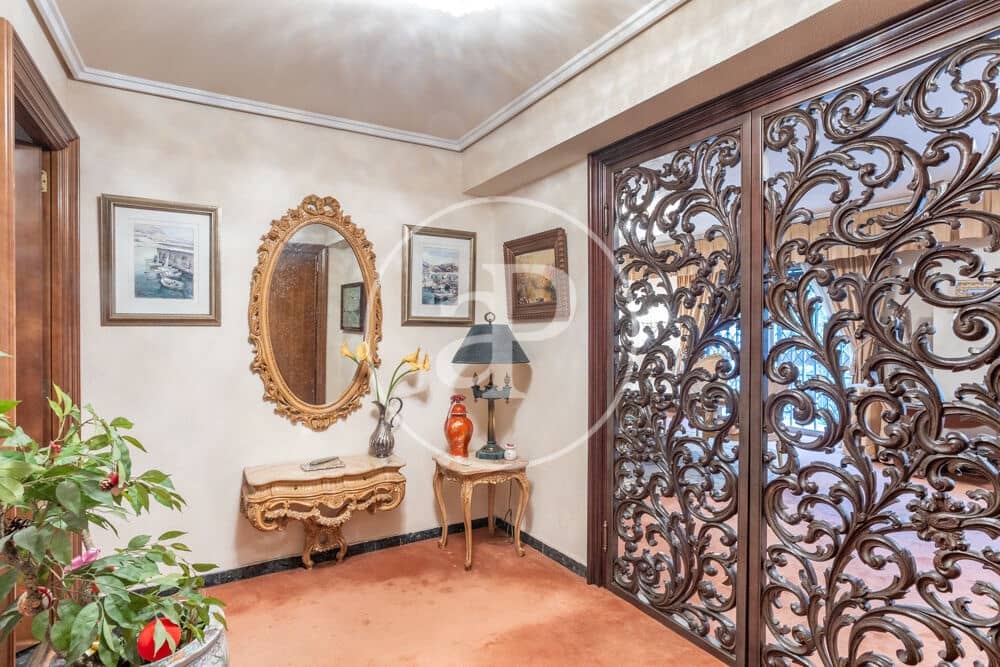 5 bedroom Apartment for sale in Valencia city with garage - € 1,700,000 (Ref: 10142461)