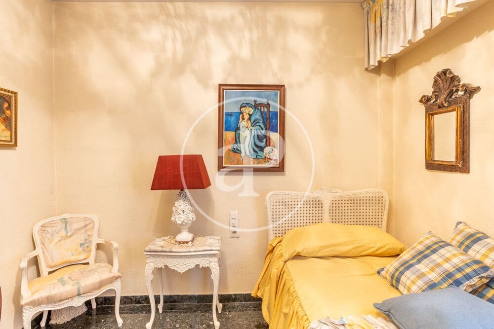 5 bedroom Apartment for sale in Valencia city with garage - € 1,700,000 (Ref: 10142461)