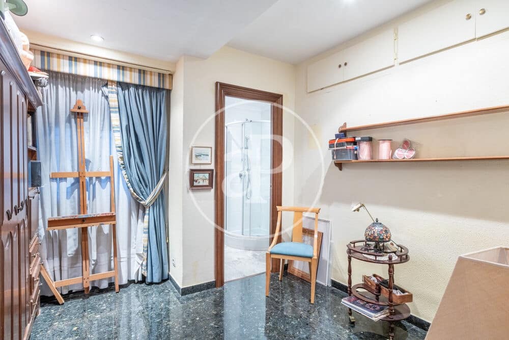 5 bedroom Apartment for sale in Valencia city with garage - € 1,700,000 (Ref: 10142461)