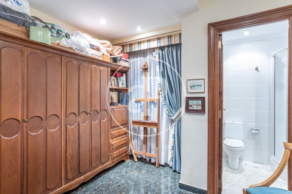 5 bedroom Apartment for sale in Valencia city with garage - € 1,700,000 (Ref: 10142461)