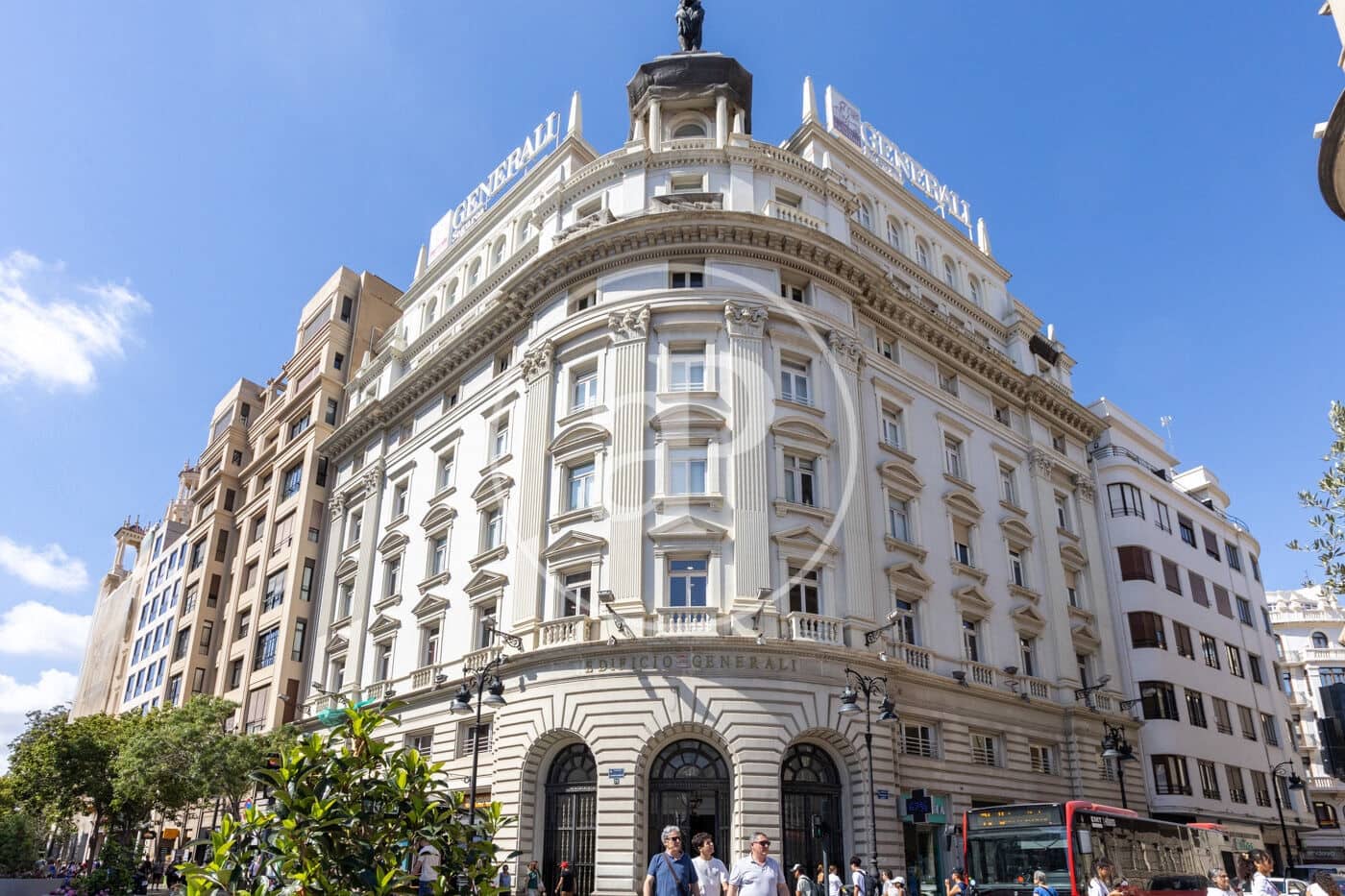 5 bedroom Apartment for sale in Valencia city with garage - € 1,700,000 (Ref: 10142461)
