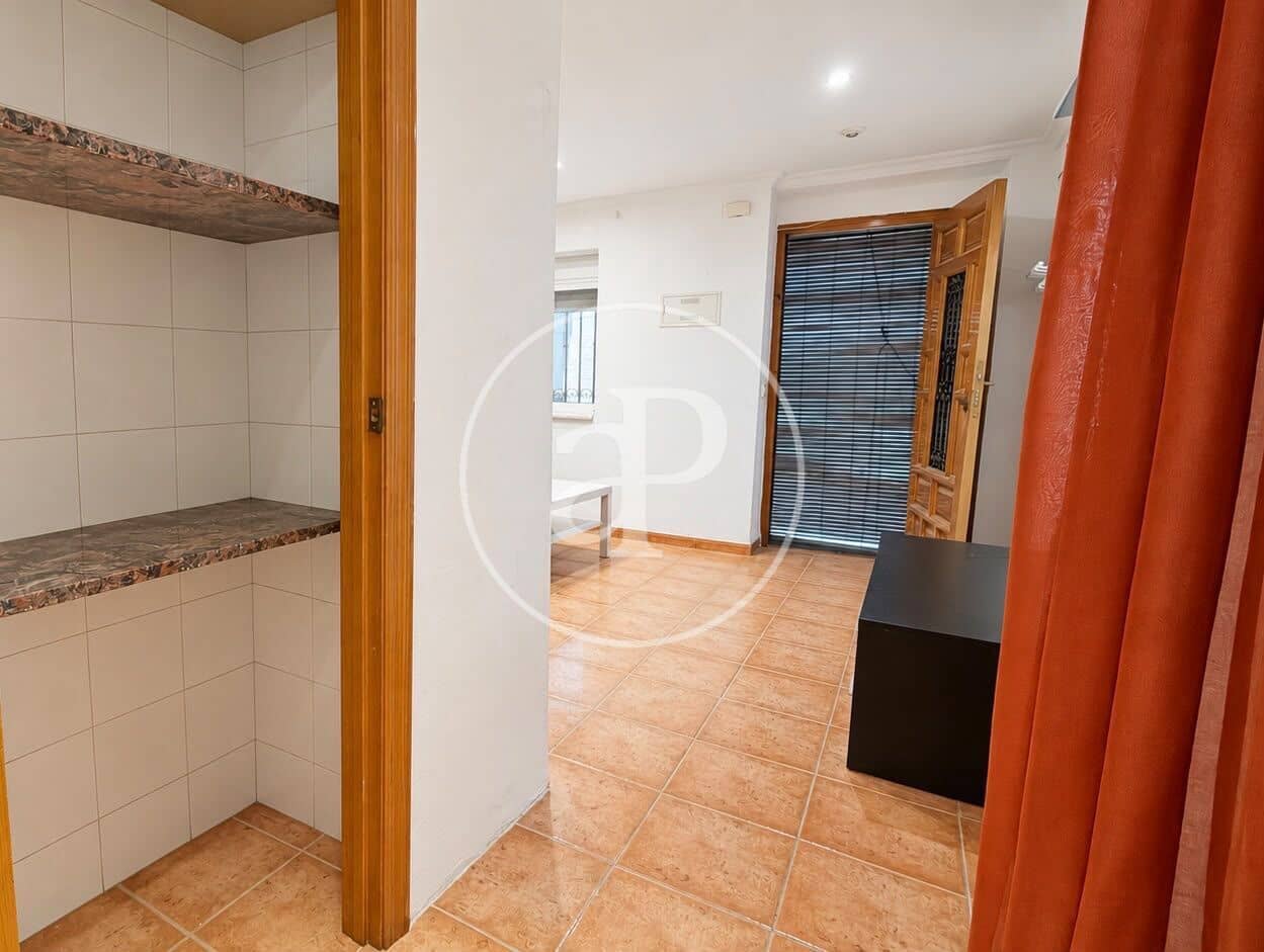 2 bedroom Apartment for sale in Pedralba - € 110,000 (Ref: 10147055)