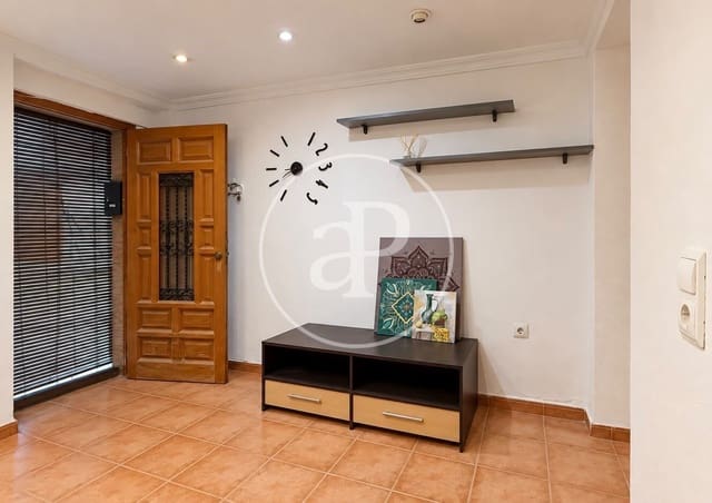 Apartamento de 2 habitaciones en Pedralba en venta - 110.000 € (Ref: 10147055)