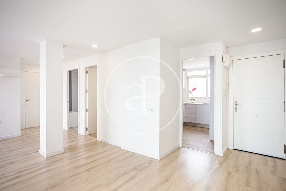 2 bedroom Penthouse for rent in Valencia city - € 1,400 (Ref: 10147058)