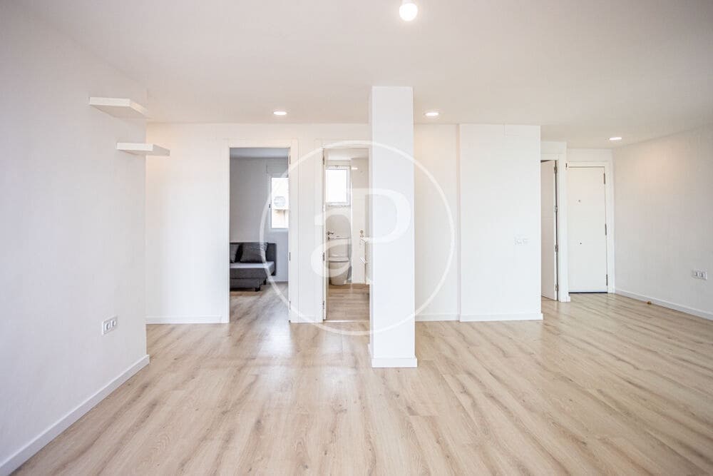 2 bedroom Penthouse for rent in Valencia city - € 1,400 (Ref: 10147058)
