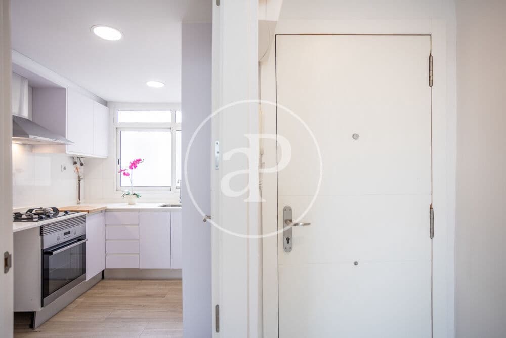 2 bedroom Penthouse for rent in Valencia city - € 1,400 (Ref: 10147058)