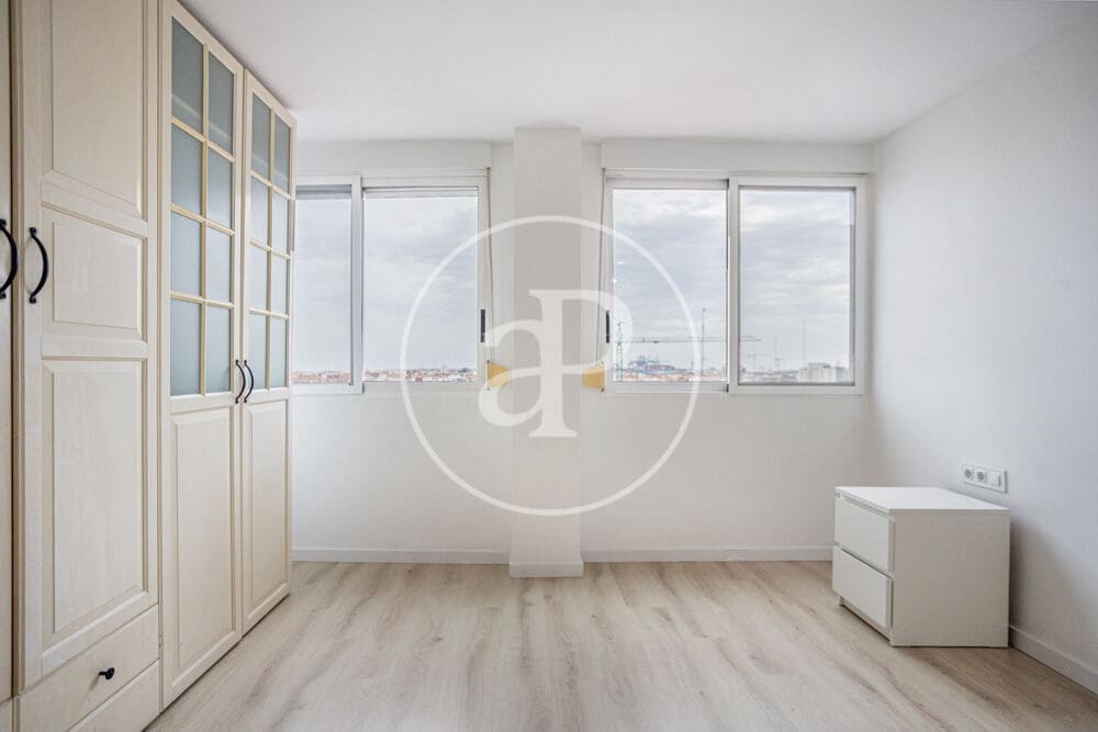 2 bedroom Penthouse for rent in Valencia city - € 1,400 (Ref: 10147058)
