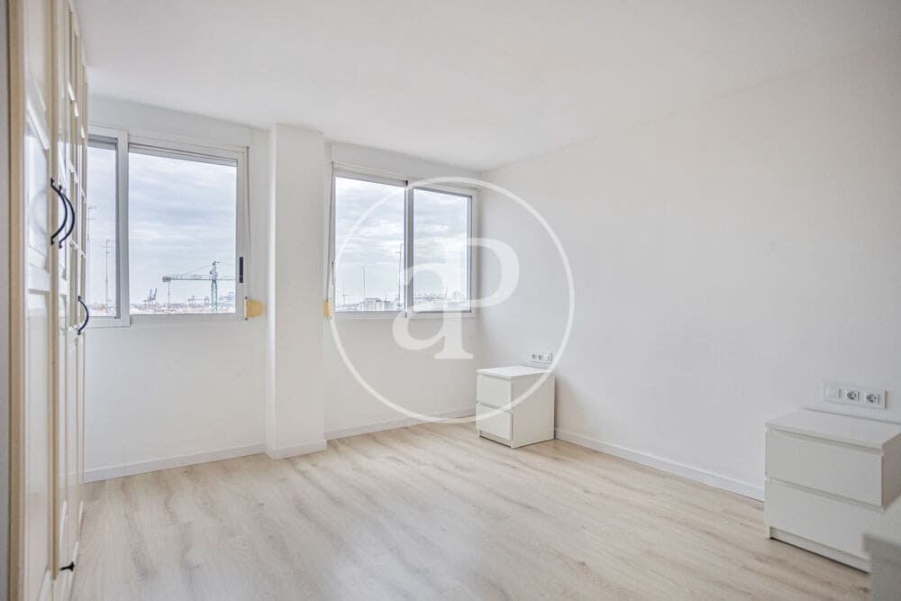 2 bedroom Penthouse for rent in Valencia city - € 1,400 (Ref: 10147058)