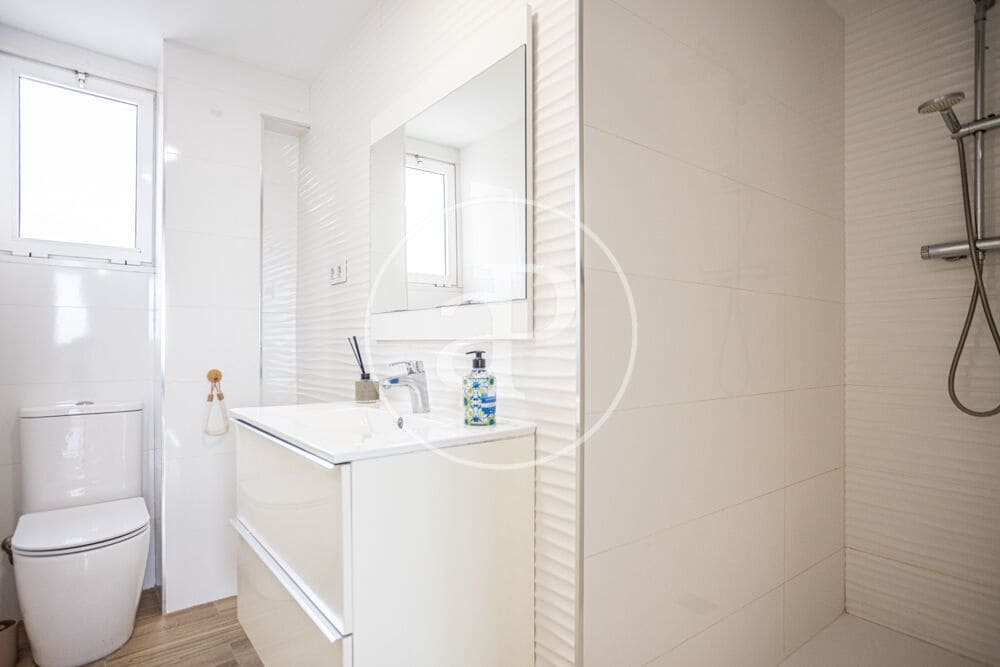 2 bedroom Penthouse for rent in Valencia city - € 1,400 (Ref: 10147058)