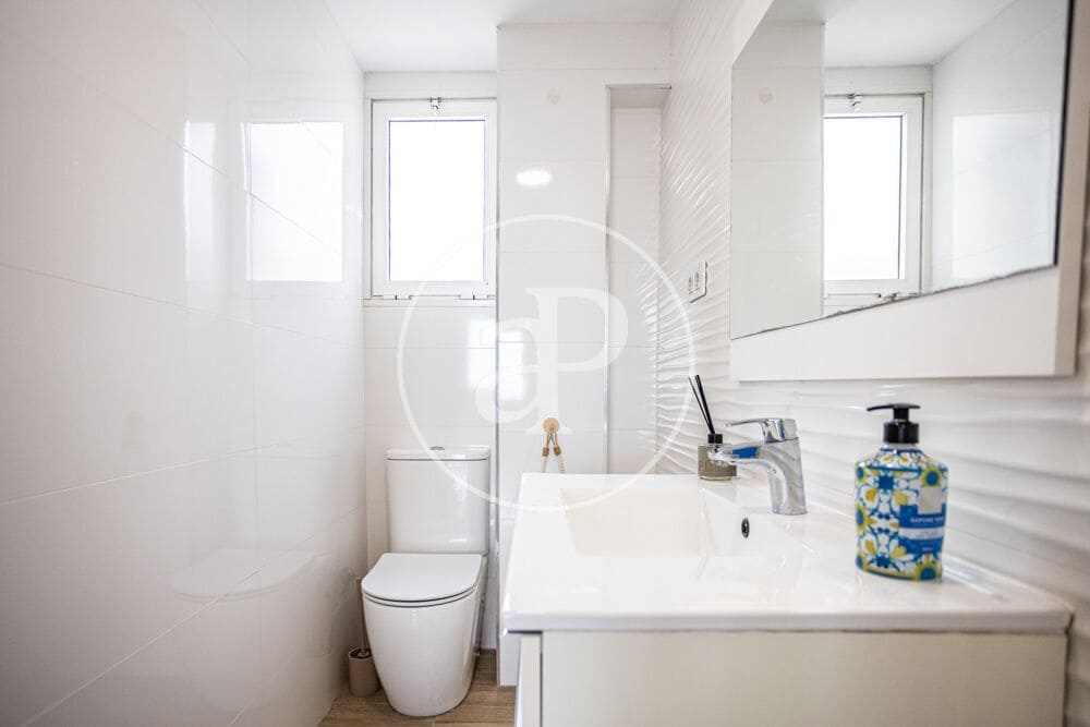 2 bedroom Penthouse for rent in Valencia city - € 1,400 (Ref: 10147058)