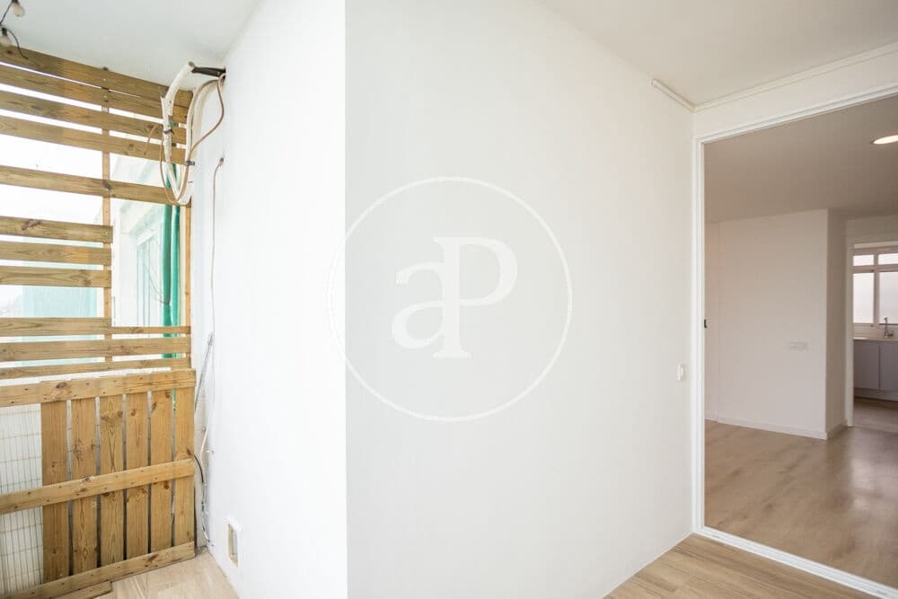 2 bedroom Penthouse for rent in Valencia city - € 1,400 (Ref: 10147058)