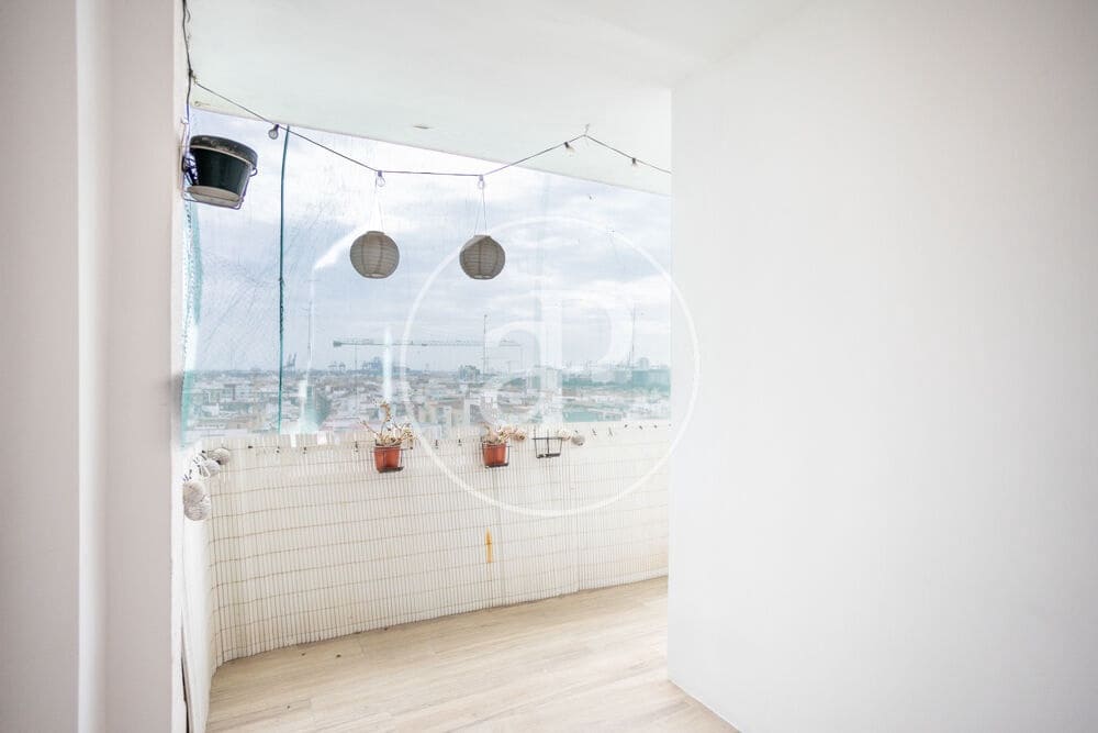 2 bedroom Penthouse for rent in Valencia city - € 1,400 (Ref: 10147058)