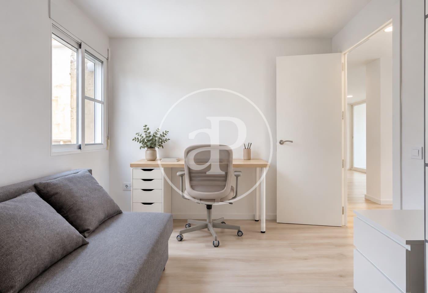 2 bedroom Penthouse for rent in Valencia city - € 1,400 (Ref: 10147058)