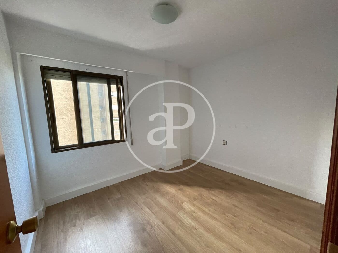 3 bedroom Apartment for rent in Valencia city - € 1,400 (Ref: 10147059)