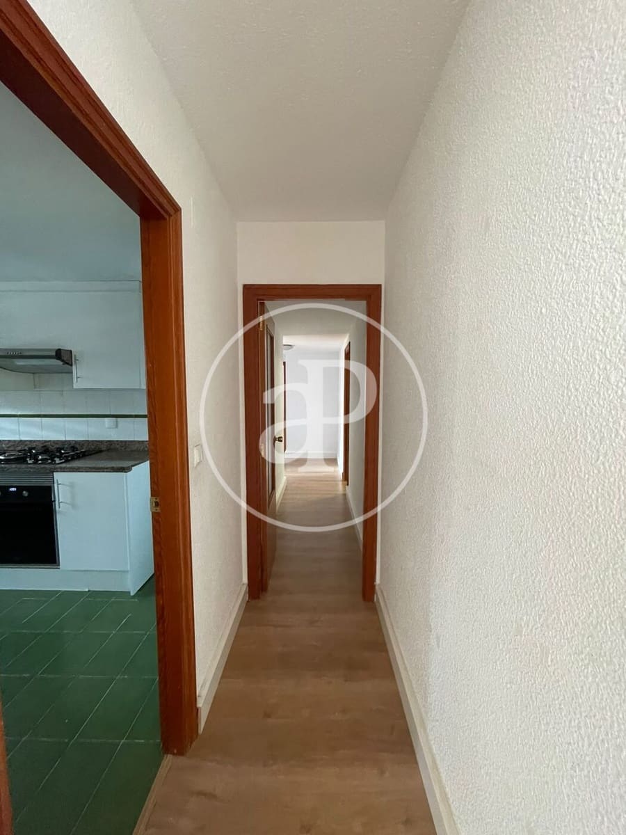 3 bedroom Apartment for rent in Valencia city - € 1,400 (Ref: 10147059)