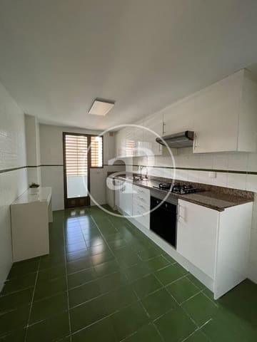 3 bedroom Apartment for rent in Ciutat Universitaria, Valencia city - € 1,400 (Ref: 10147059)