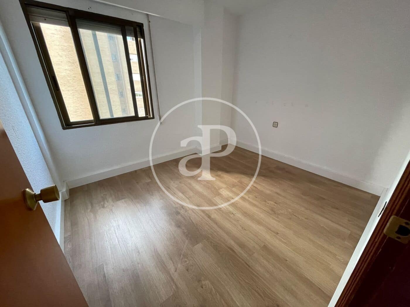 3 bedroom Apartment for rent in Valencia city - € 1,400 (Ref: 10147059)