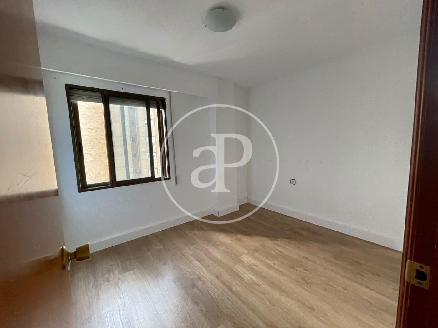 3 bedroom Apartment for rent in Valencia city - € 1,400 (Ref: 10147059)