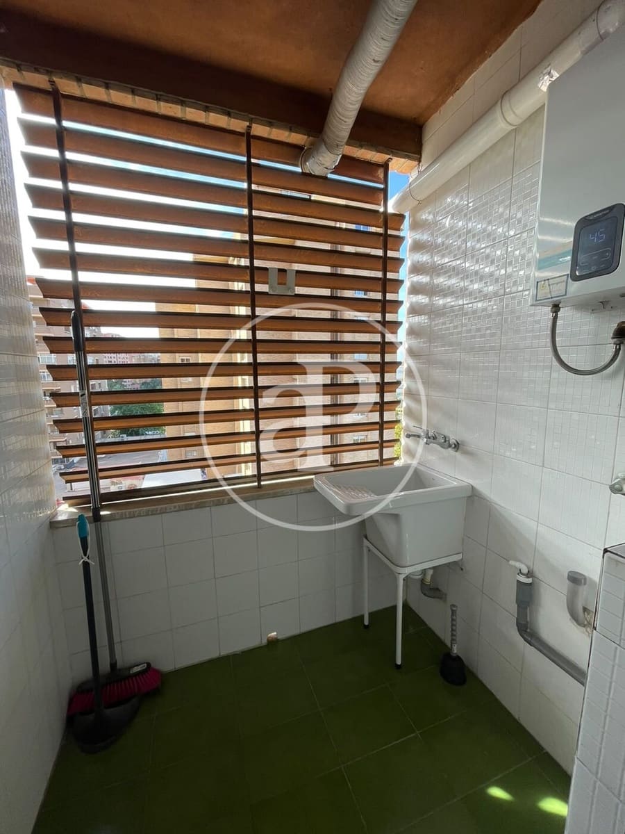 3 bedroom Apartment for rent in Valencia city - € 1,400 (Ref: 10147059)