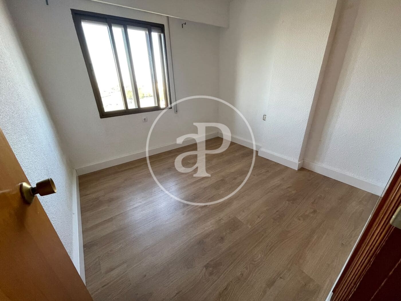 3 bedroom Apartment for rent in Valencia city - € 1,400 (Ref: 10147059)