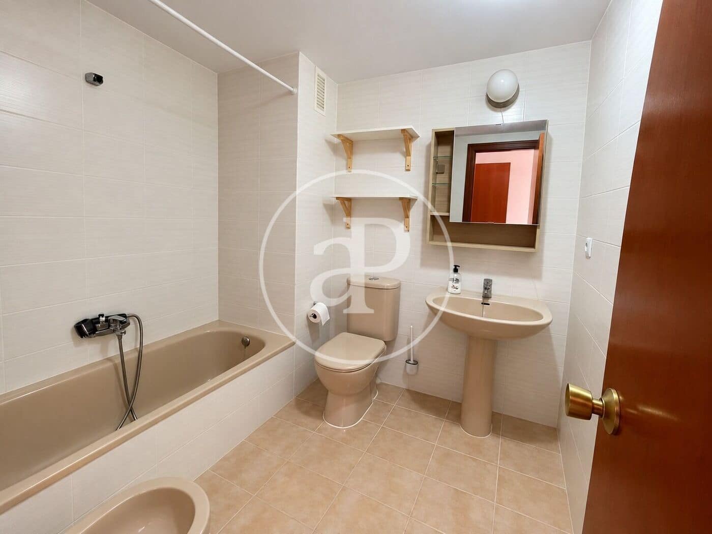 3 bedroom Apartment for rent in Valencia city - € 1,400 (Ref: 10147059)