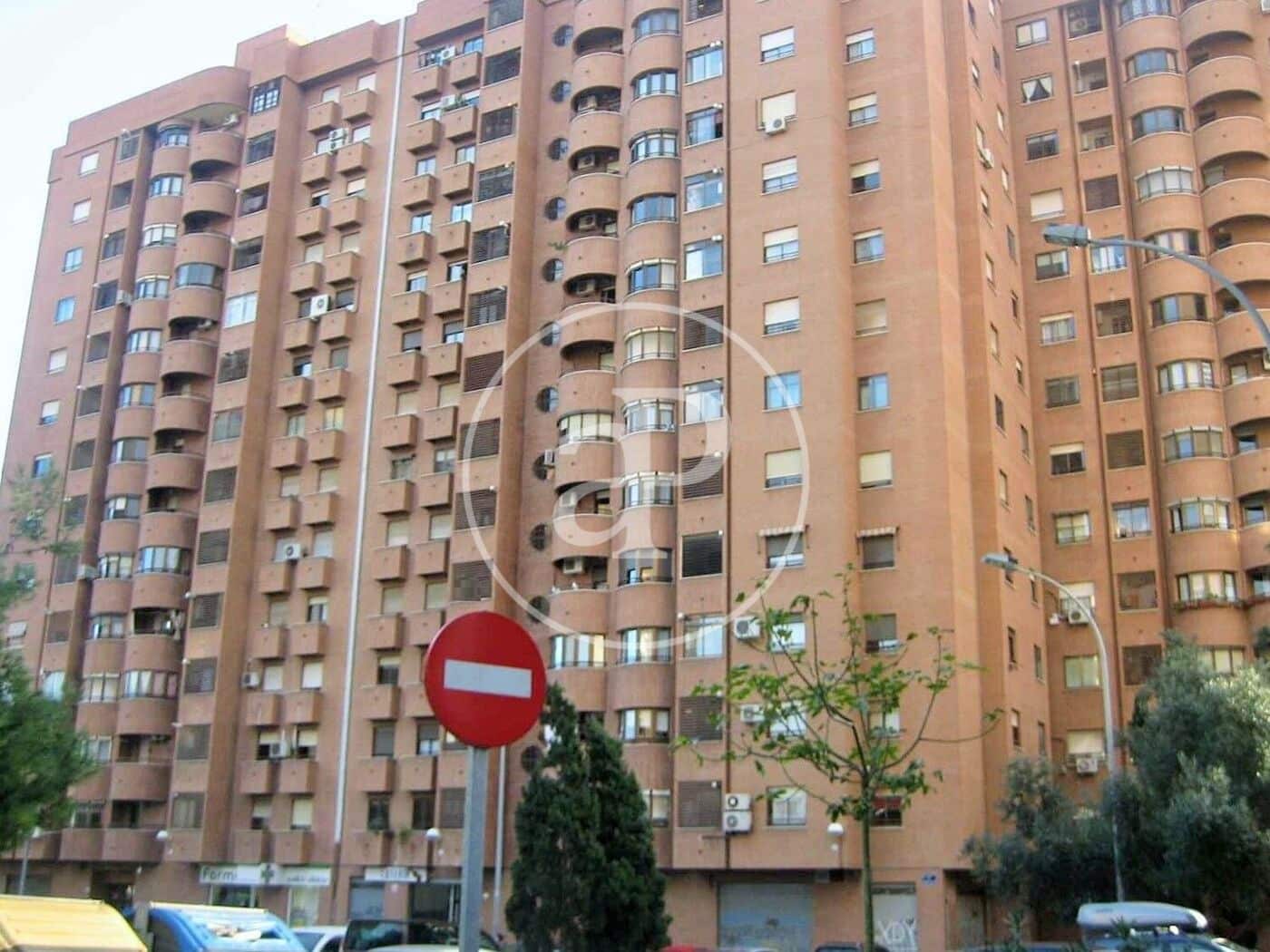 3 bedroom Apartment for rent in Valencia city - € 1,400 (Ref: 10147059)