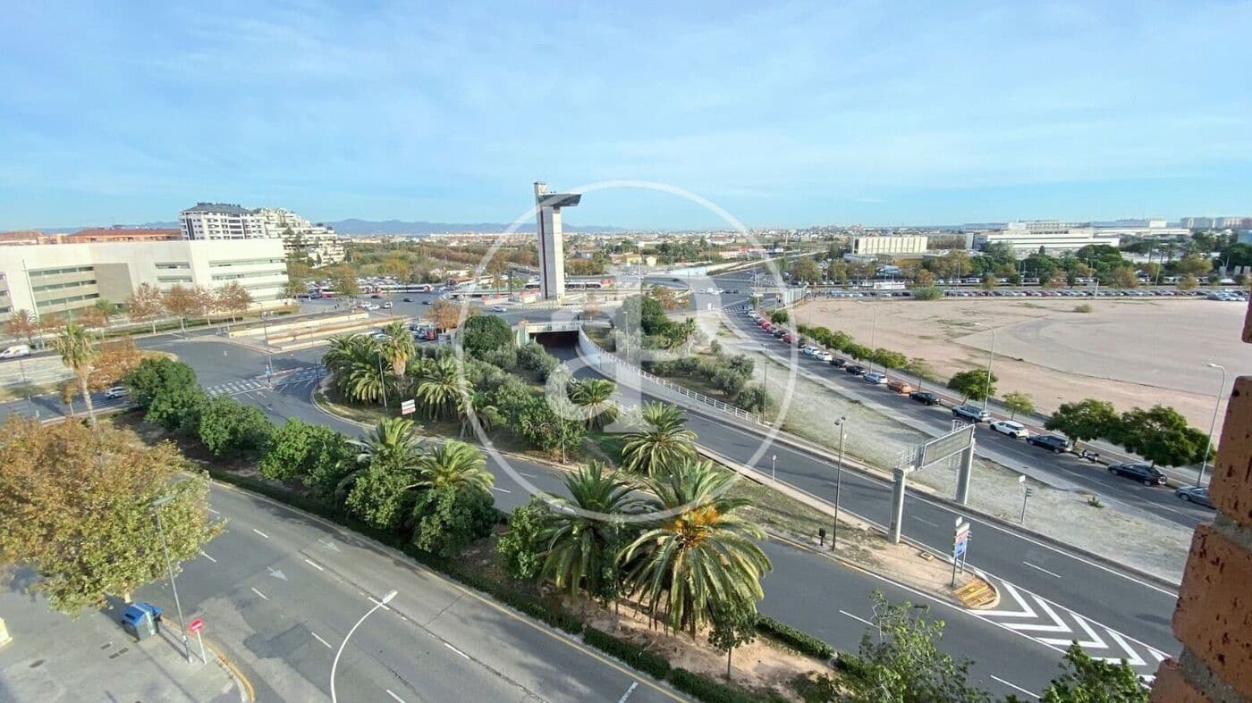 3 bedroom Apartment for rent in Valencia city - € 1,400 (Ref: 10147059)
