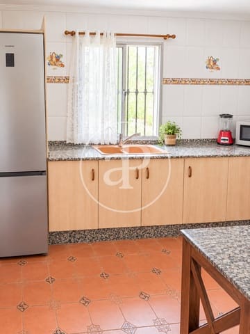 Chalet de 2 habitaciones en Chiva en venta con piscina garaje - 249.000 € (Ref: 10155255)