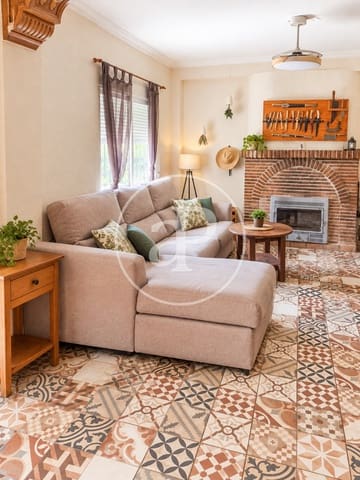 Chalet de 2 habitaciones en Chiva en venta con piscina garaje - 249.000 € (Ref: 10155255)