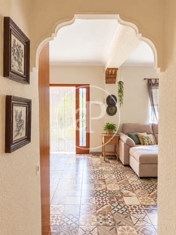Chalet de 2 habitaciones en Chiva en venta con piscina garaje - 249.000 € (Ref: 10155255)