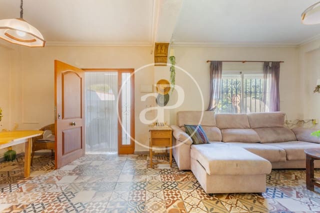 3 soveværelse Villa til salg i Chiva med swimmingpool garage - € 249.000 (Ref: 10155255)